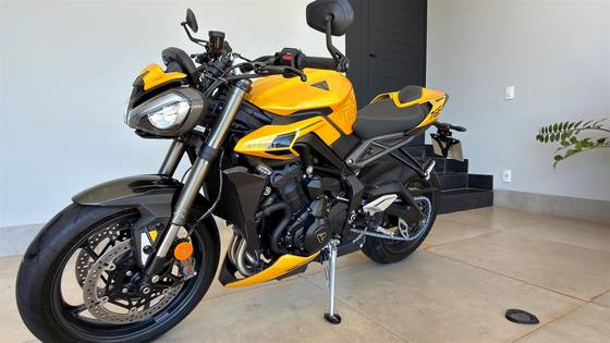 TRIUMPH STREET TRIPLE RS ABS TRIUMPH STREET TRIPLE RS ABS